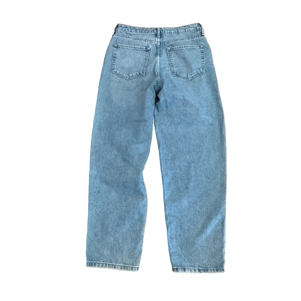 Forever 21 Premium high waisted distressed straight leg boyfriend jeans - Picture 2 of 14